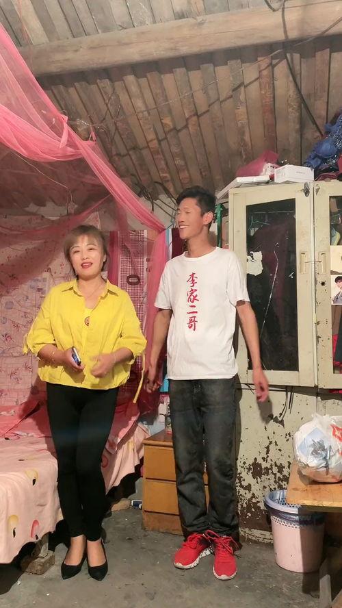 矮子夫妻搞笑视频全集,搞笑视频全集集锦